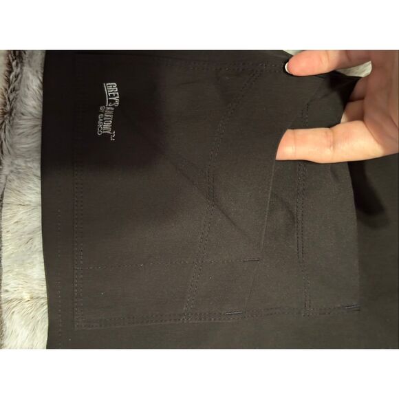 Women’s Grey’s Anatomy Black Women's V-Neck Scrub Top and Pants Size Small - Picture 10 of 16